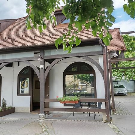 Cehmesterek Apartman エゲル エクステリア 写真