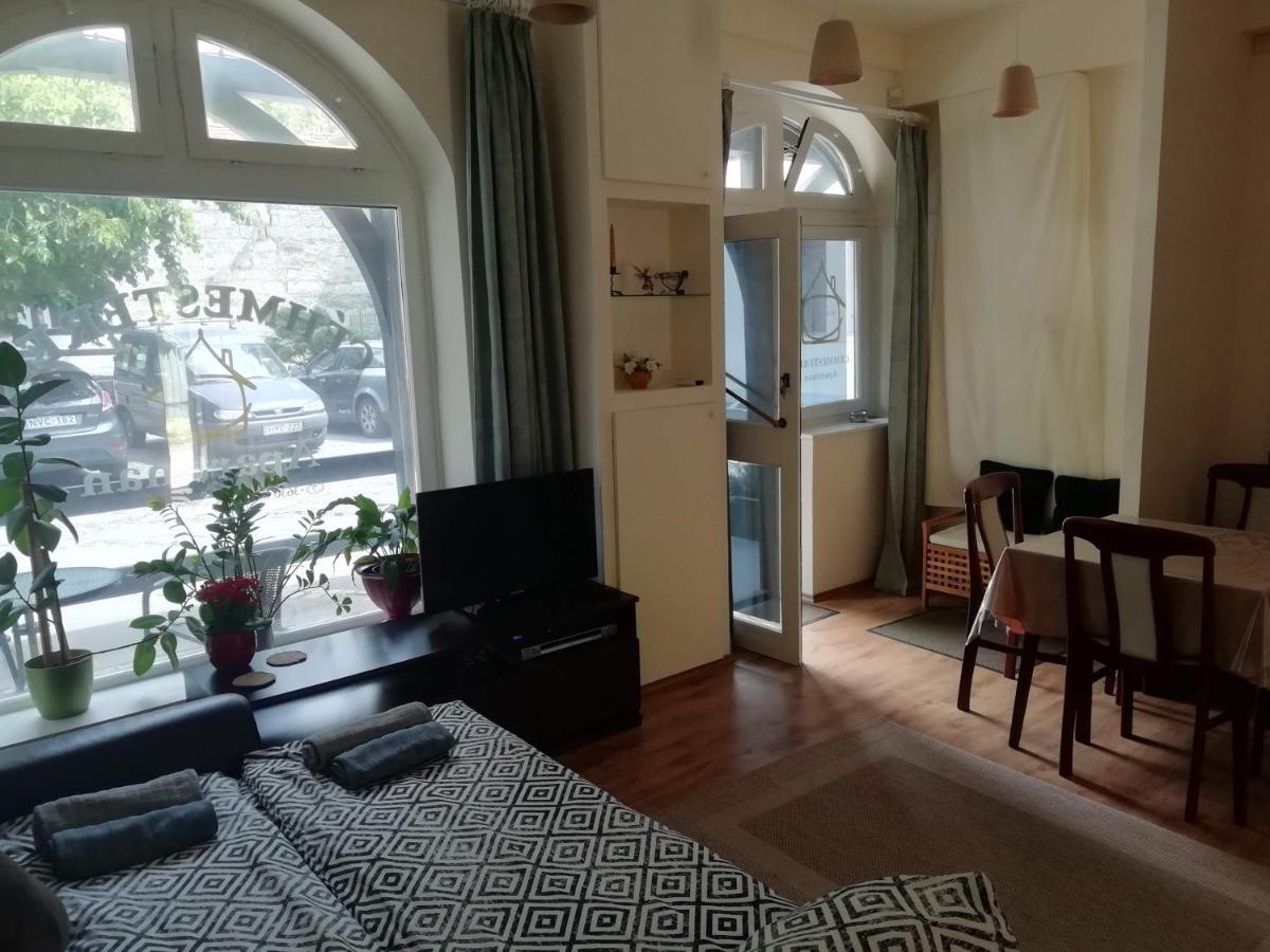 Cehmesterek Apartman エゲル エクステリア 写真
