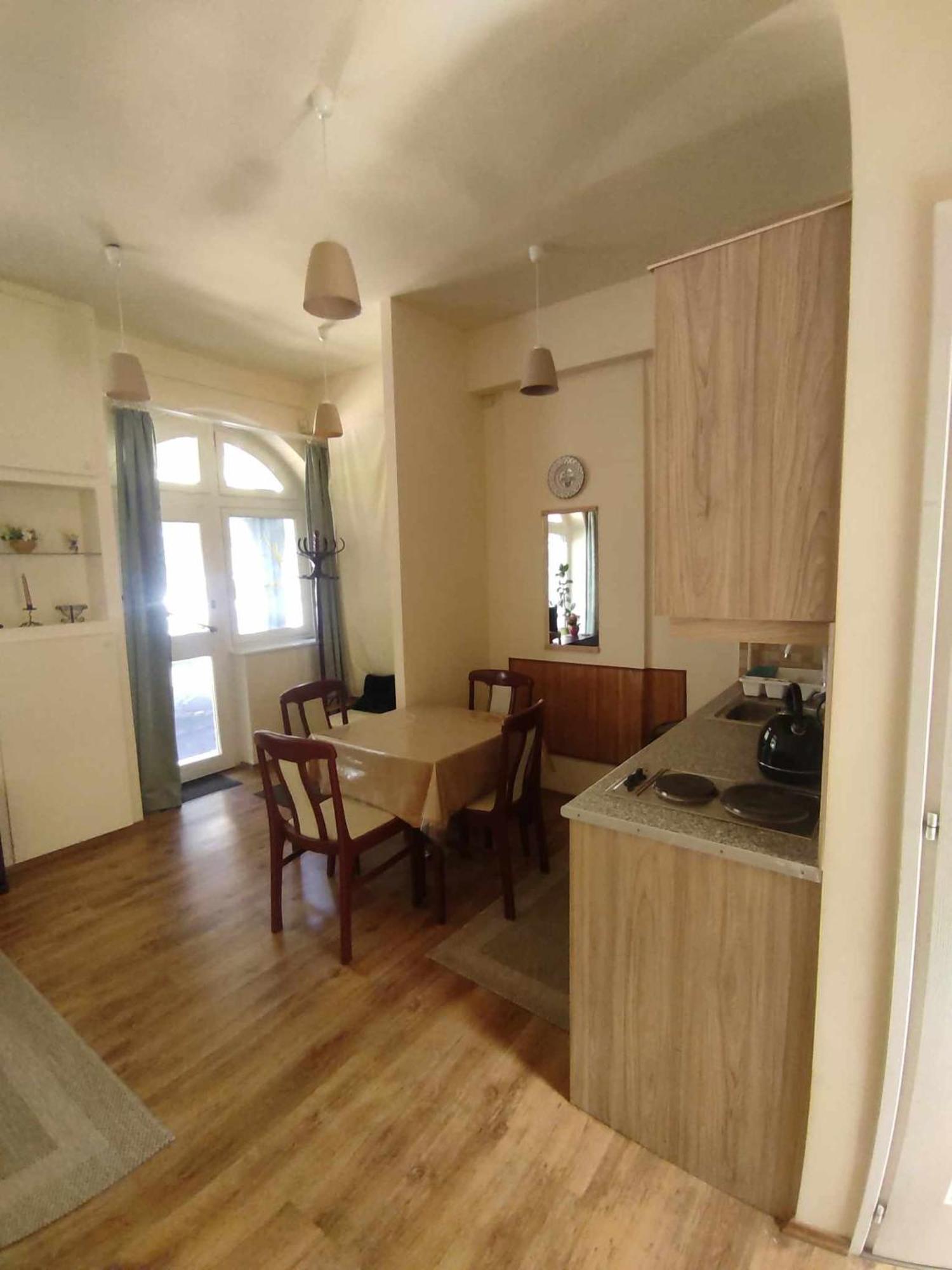 Cehmesterek Apartman エゲル エクステリア 写真