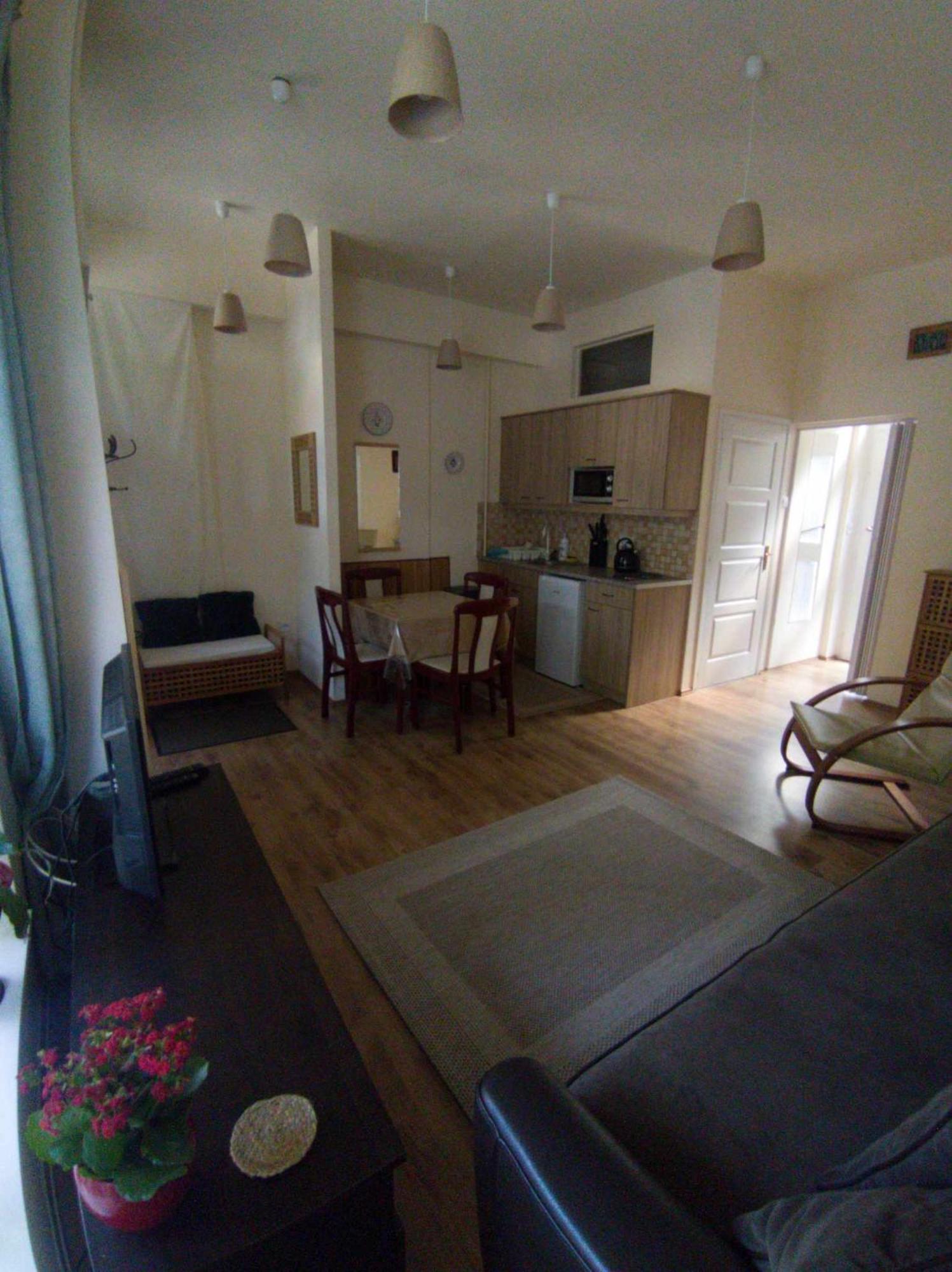 Cehmesterek Apartman エゲル エクステリア 写真