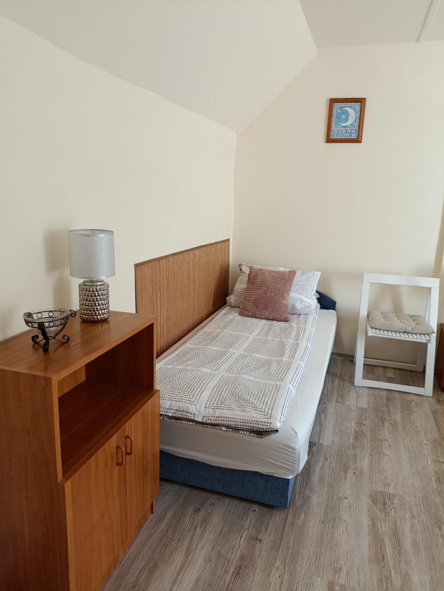 Cehmesterek Apartman エゲル エクステリア 写真