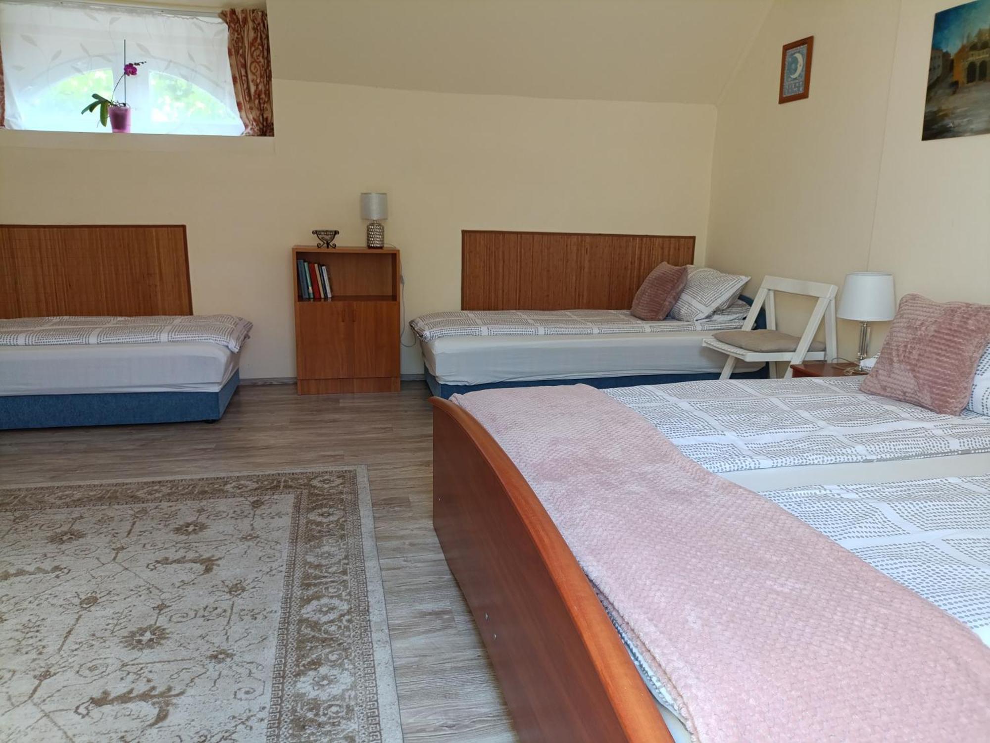 Cehmesterek Apartman エゲル エクステリア 写真